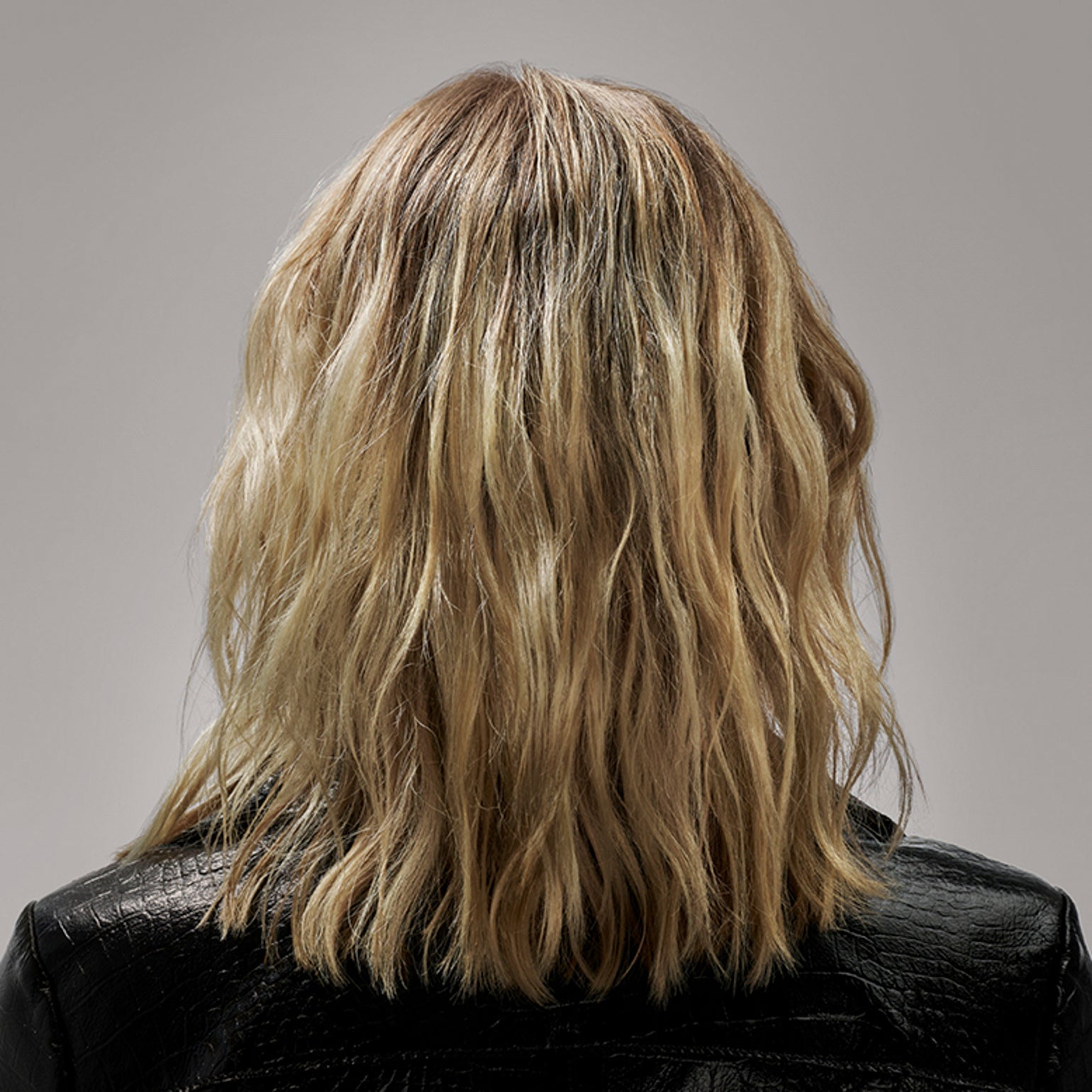 Oribe Flash Form Finishing Spray Wax - Oribe Hair Care - Image 5