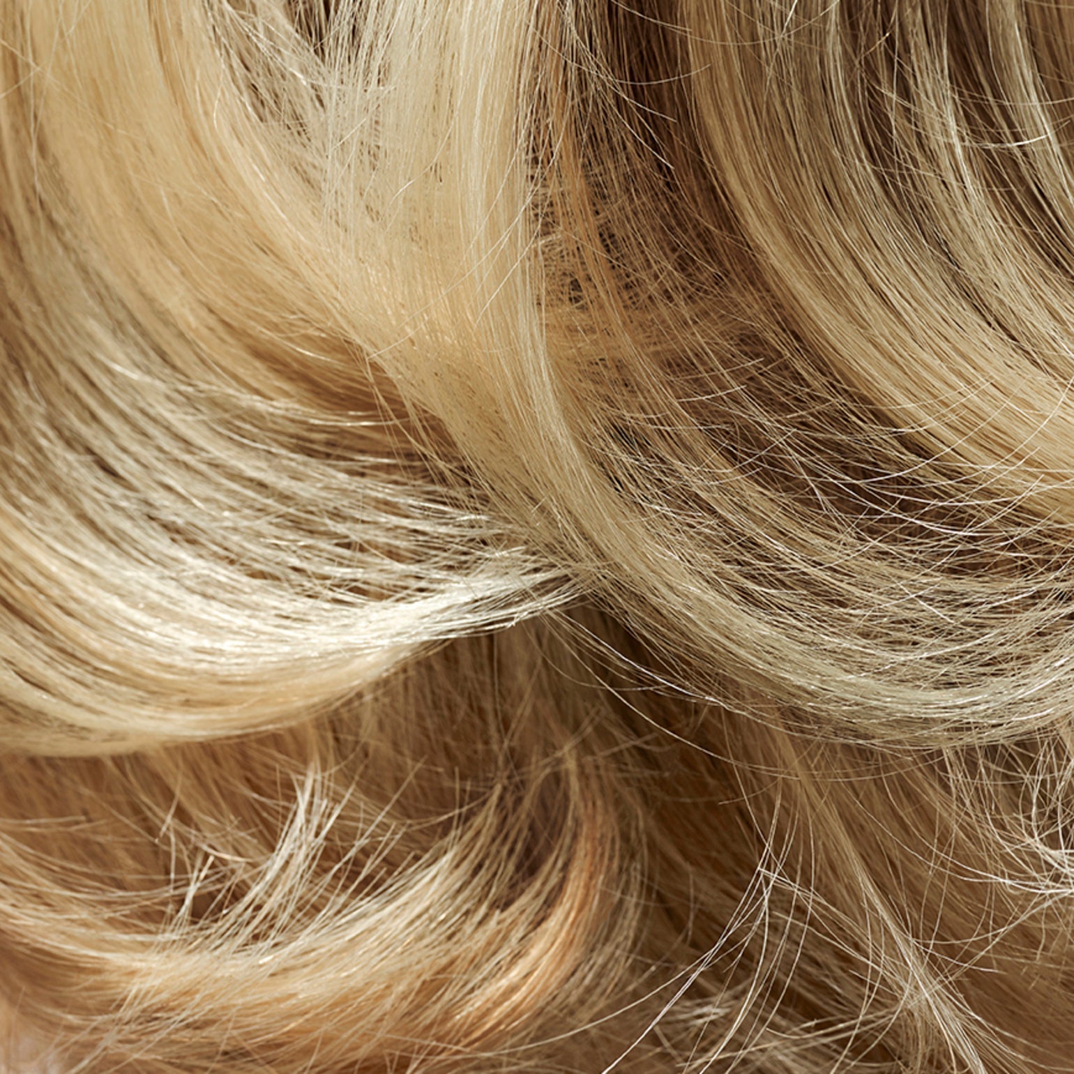 Oribe Thick Dry Finishing Spray - Oribe Hair Care - Image 3