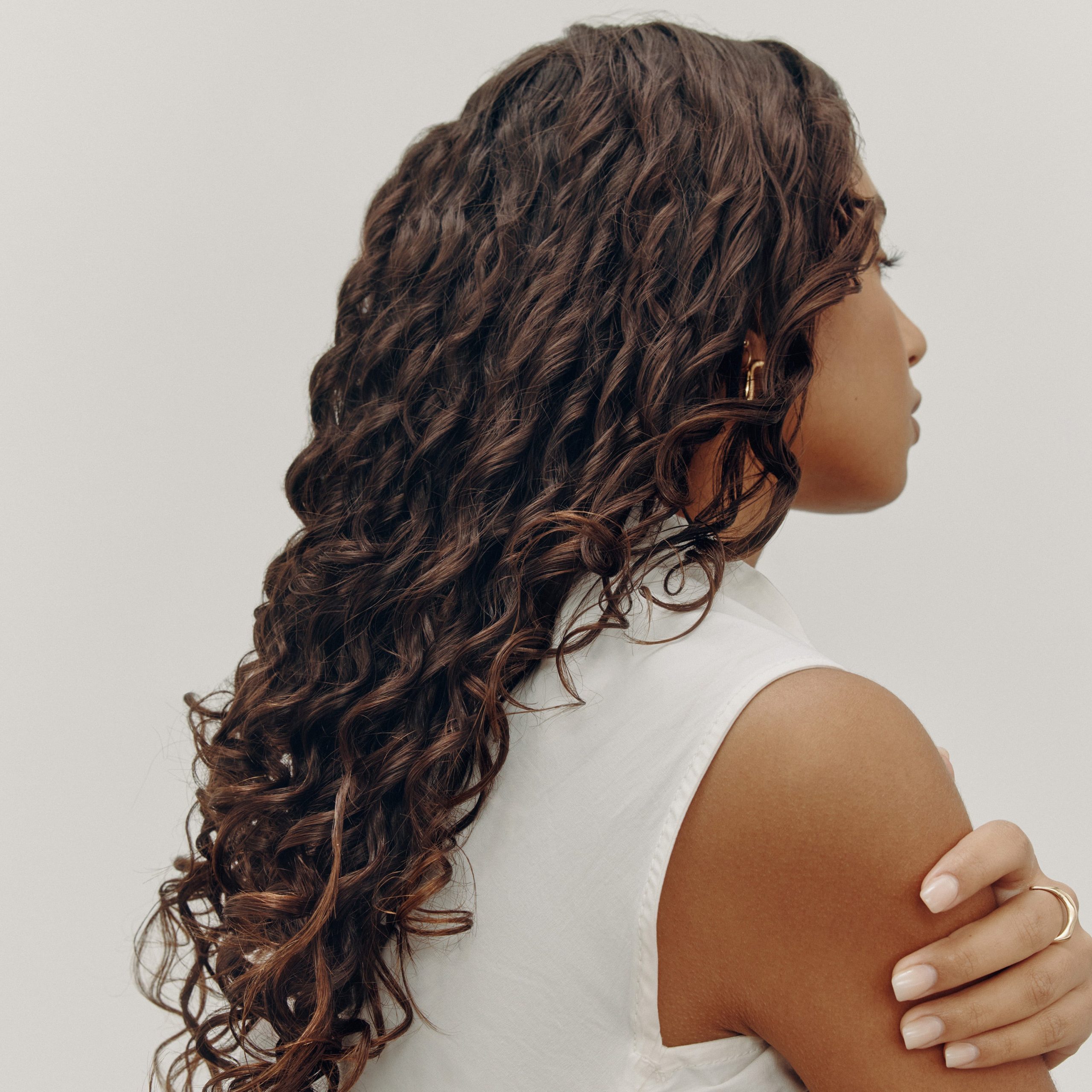 Oribe Curl Shaping Mousse - Oribe Hair Care - Image 4