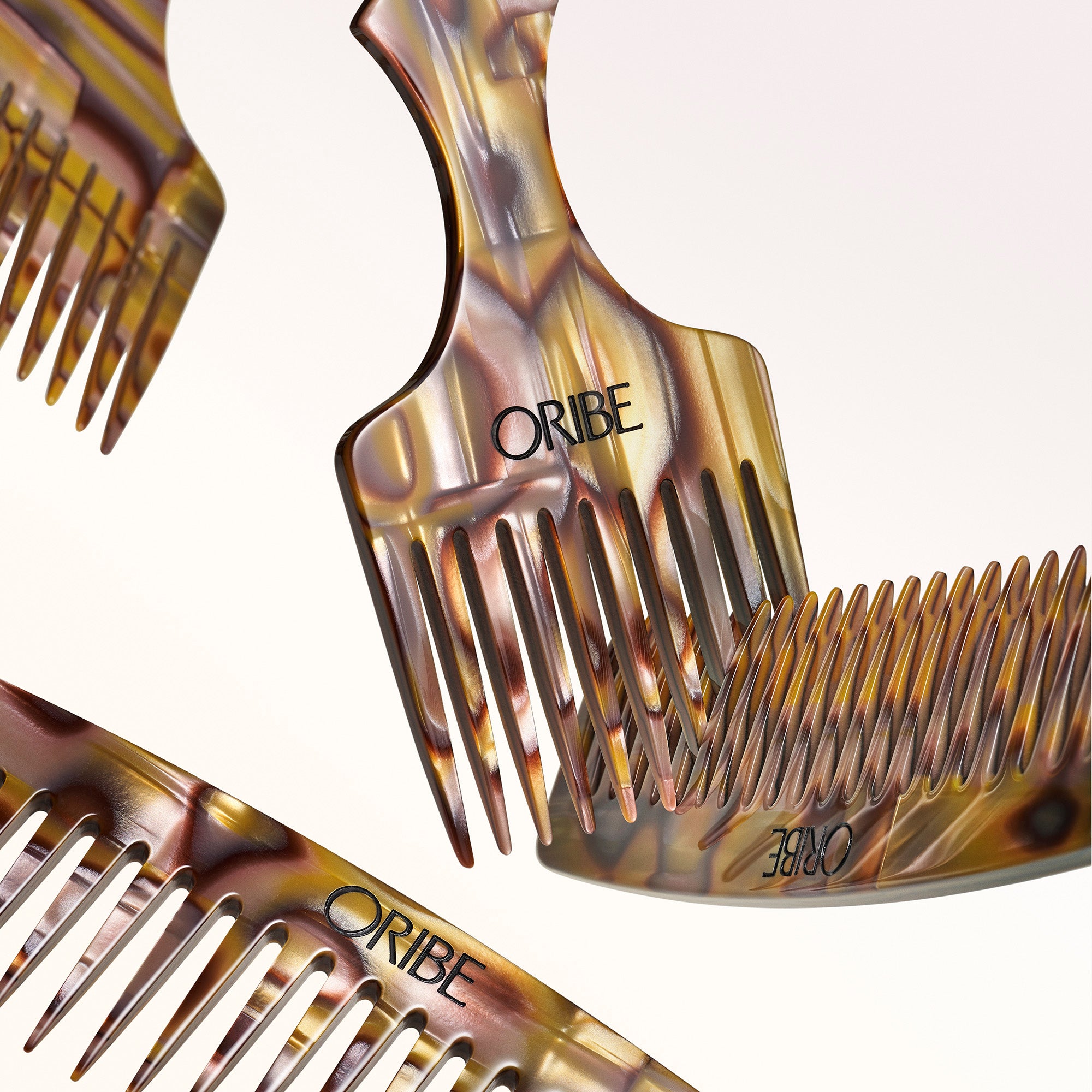 Oribe Italian Resin Hair Pick - Oribe Hair Care - Image 3