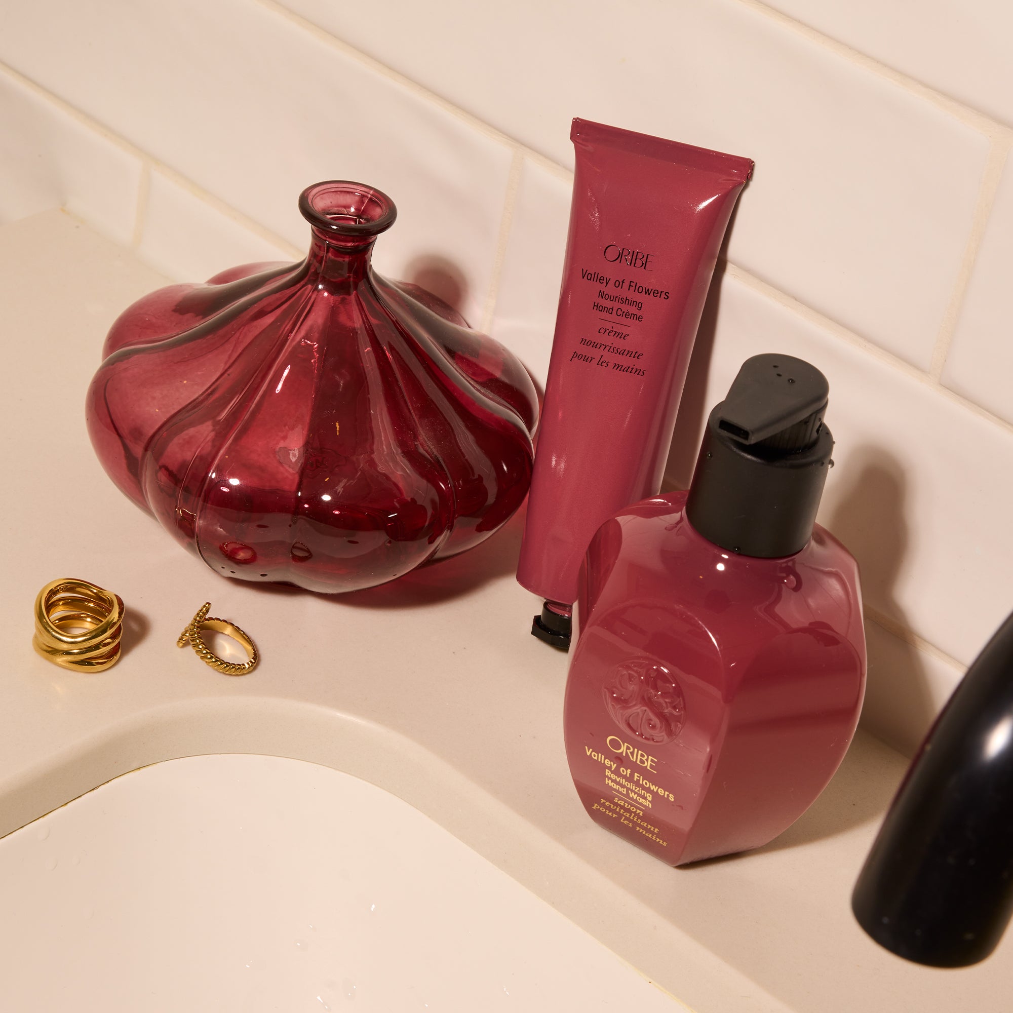 Oribe Valley of Flowers Revitalizing Hand Wash - Image 3