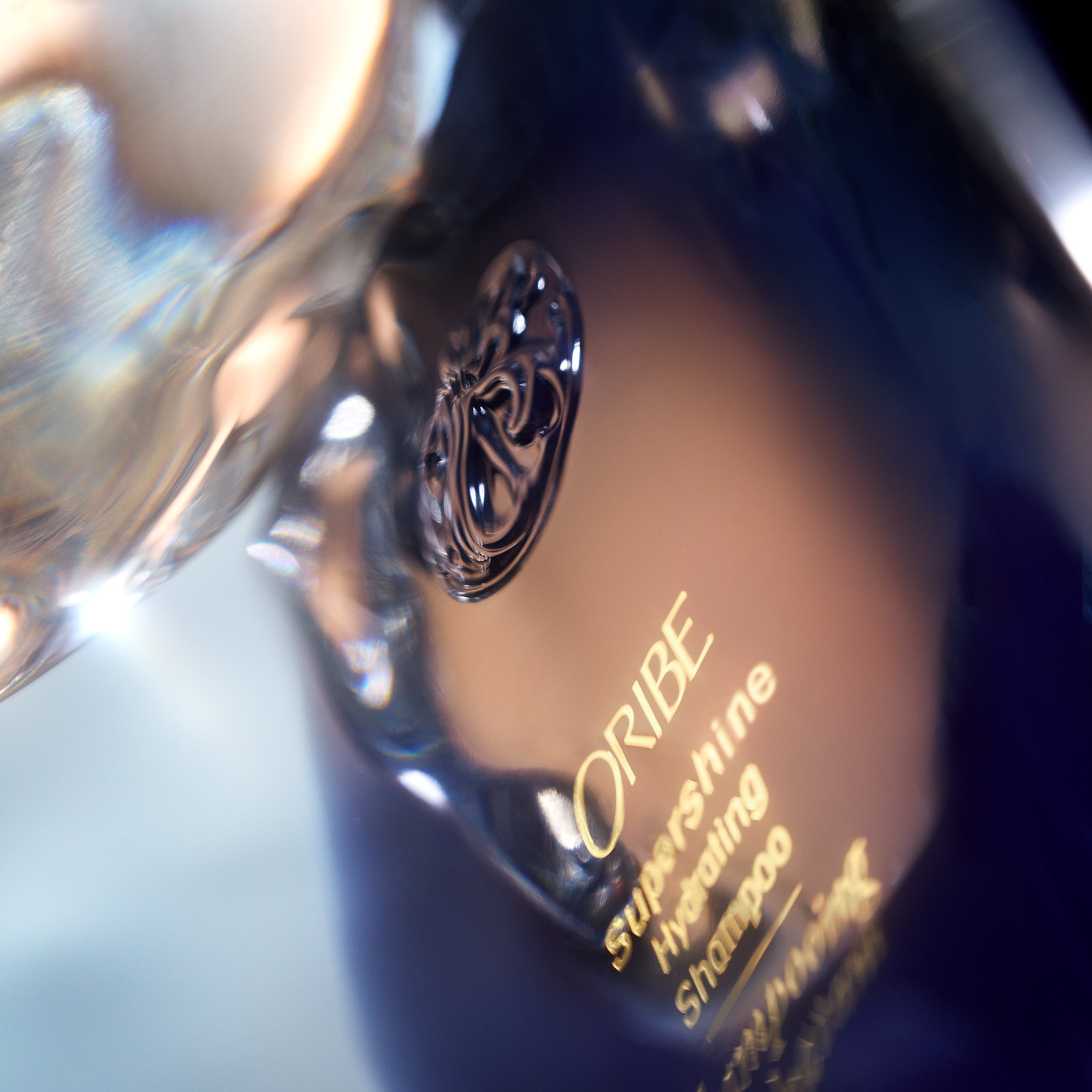 Oribe Supershine Hydrating Shampoo - Image 7