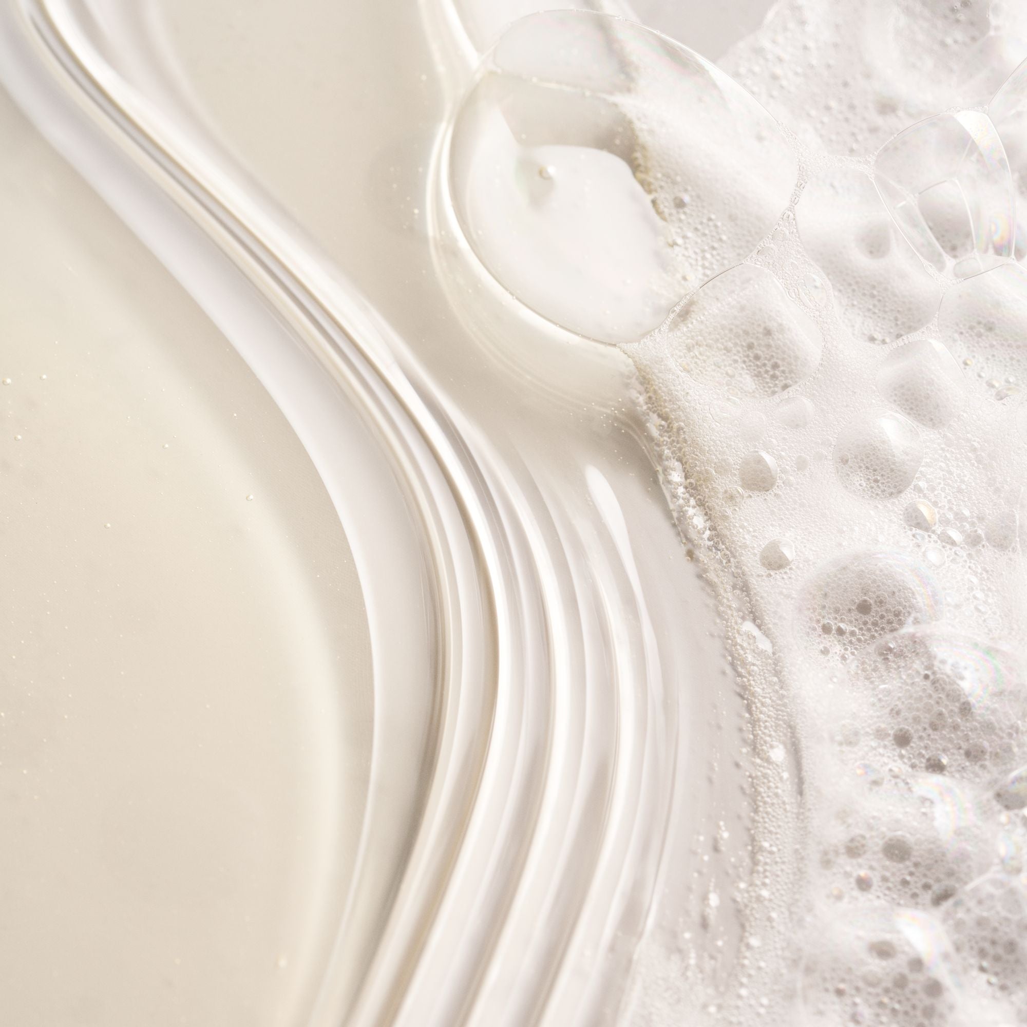 Oribe Serene Scalp Densifying Shampoo - Image 2